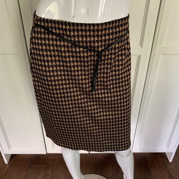 tan/black houndstooth skirt with brown leather tie - Picture 1 of 3